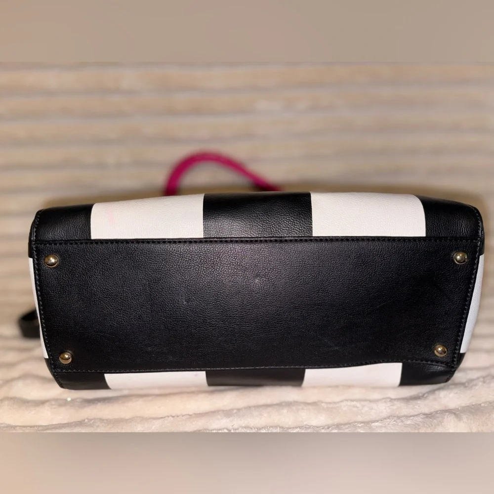 Betsey Johnson Black and Pink Bow Shoulder Bag - Picture 7 of 11